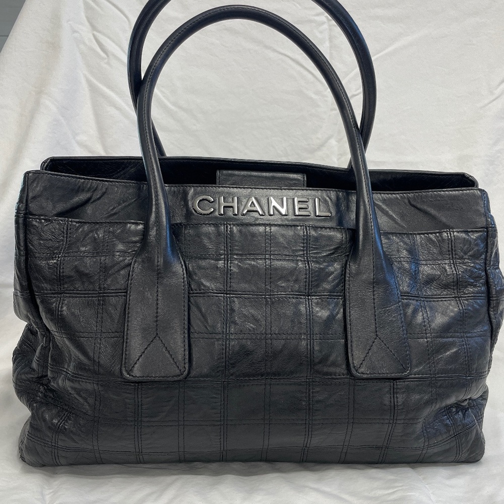CHANEL HANDBAG TOTE BLACK AUTHENTIC!